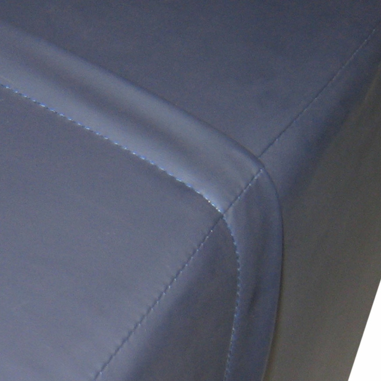 Wasserdichter Matratzenbezug in Dunkelblau